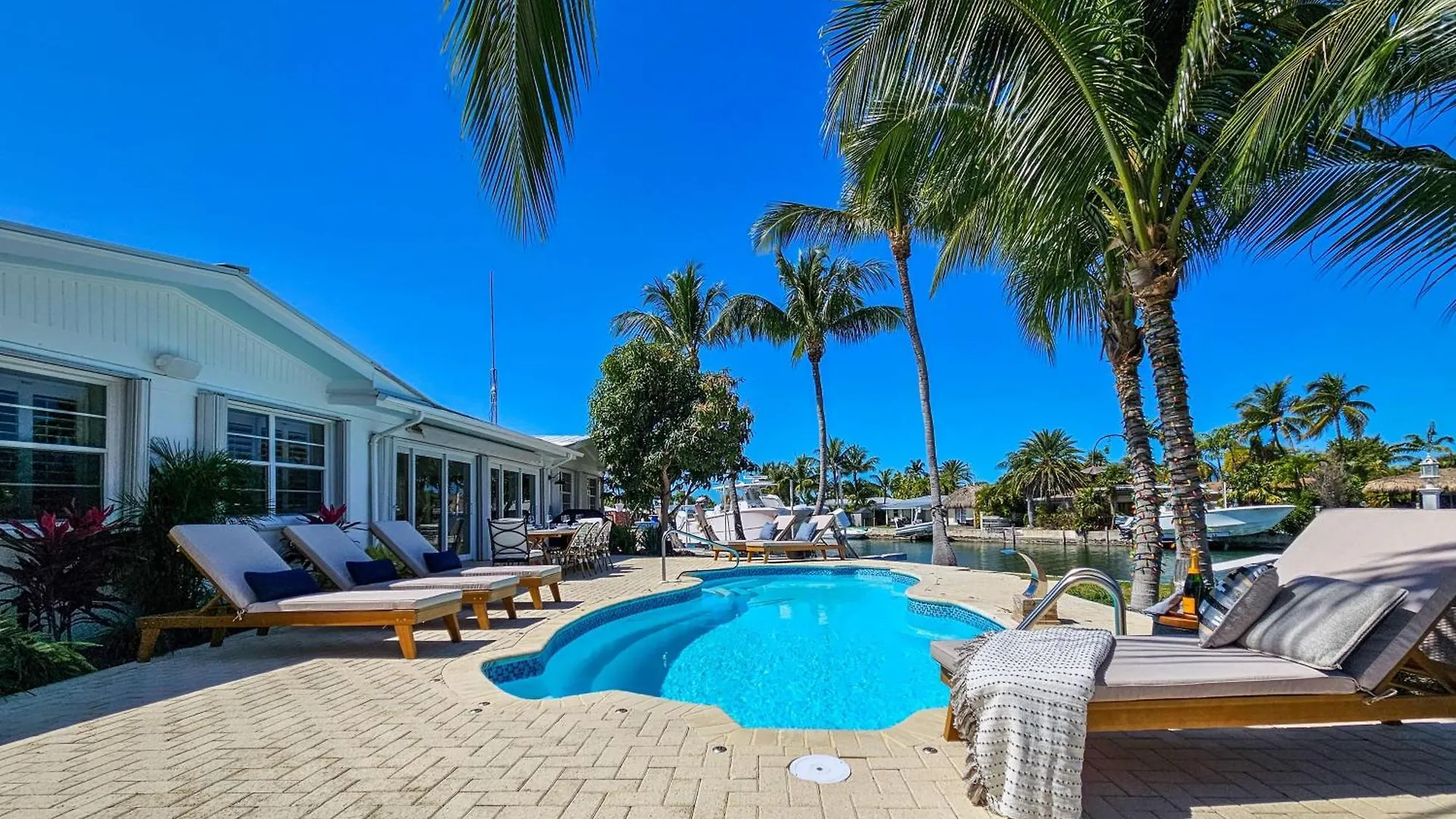Triple Crown Villa Stock Island 0*,  United States