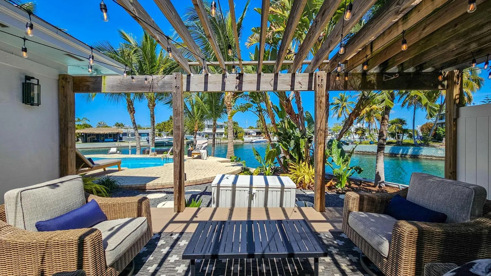 Triple Crown Villa Stock Island Holiday home